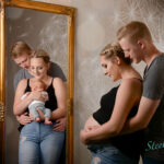 Babybauchfotocollage im Spiegel