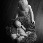 Kinderfotografie in Schwarz Weiß