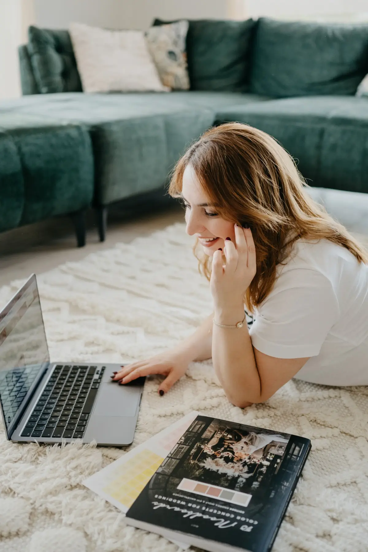 Personal Branding Shooting Ansbach Frau am Laptop arbeitend